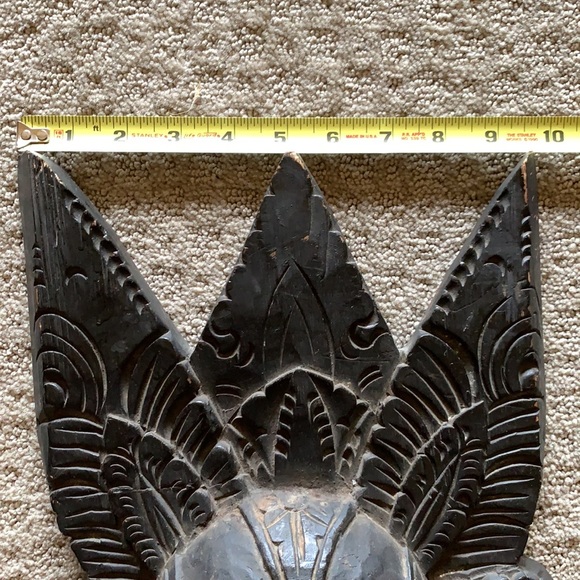 Wooden face carving 15.5”L x 9.5” W - Picture 7 of 9